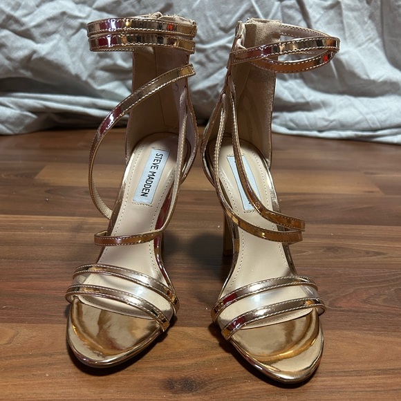 Strappy heels - Picture 2 of 3